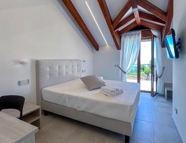 Deluxe Double Room with Sea View and Terrace