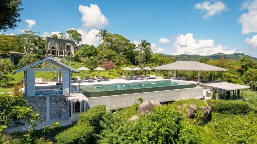 Nine-Bedroom Villa