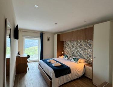 Double Room with Lake View