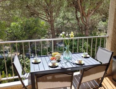 Studio Apartment with Balcony