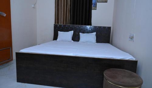 Deluxe Queen Suite