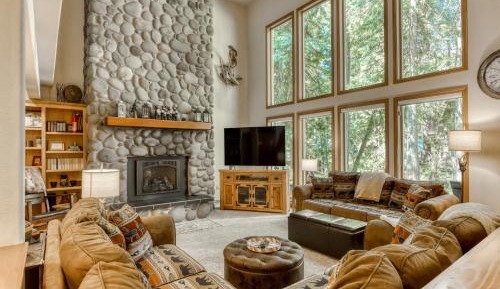 Five Bedroom Holiday Home