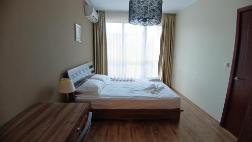 Two-Bedroom Apartment with Mountain View