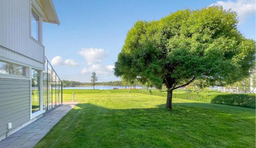 One-Bedroom Holiday Home