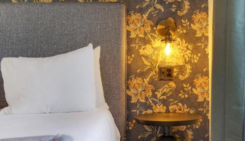 Queen Suite