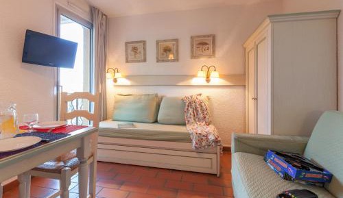 Studio with Sleeping Alcove (6 People)