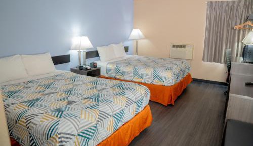 Queen Room with Two Queen Beds - Non-Smoking