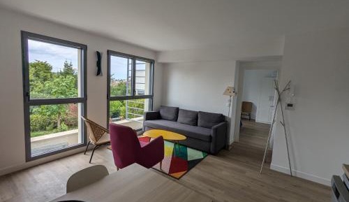 Superior One-Bedroom Apartment