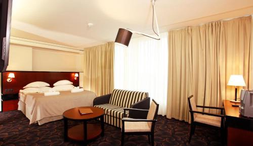 Deluxe Double Room with Spa Access