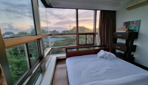 Apartment with Lake View