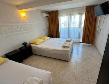 Triple Room with Private Bathroom