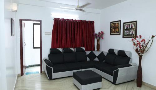 Three-Bedroom Apartment with Balcony