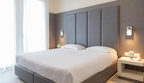 Superior Double Room with Lagoon View and Beach Access