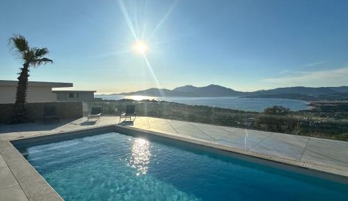 One-Bedroom Apartment with Sea View