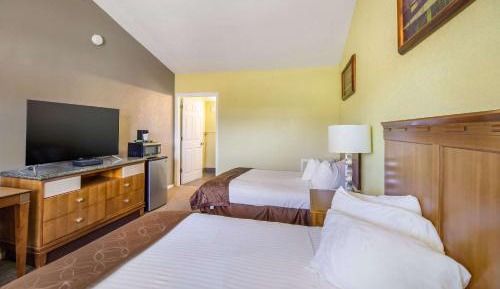 Standard Queen Room with Two Queen Beds - Non Smoking 