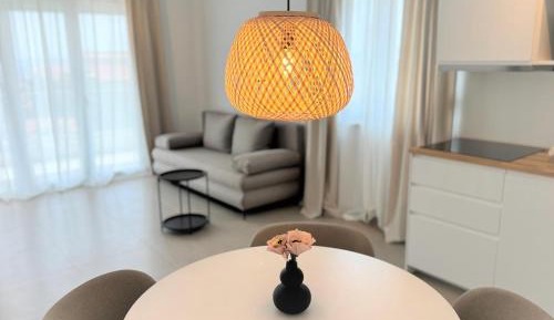 Deluxe One-Bedroom Apartment with Ocean View