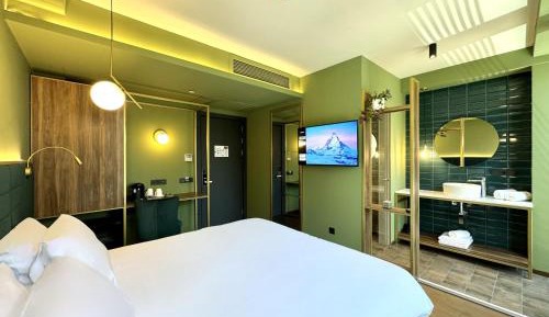 Superior King Room