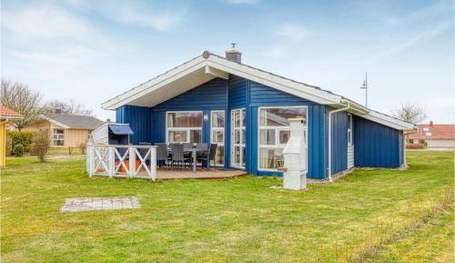 Three-Bedroom Holiday Home 