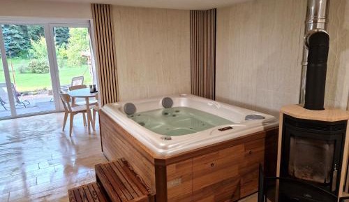 One-Bedroom Apartment with Spa Bath