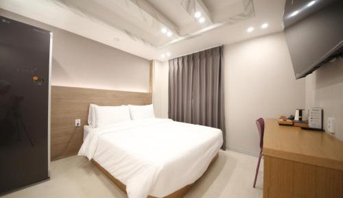 Large Twin Room