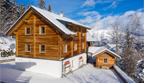 Nine-Bedroom Holiday Home
