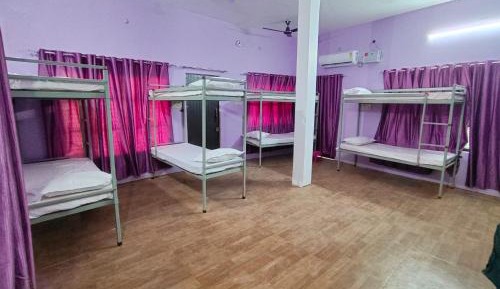 Bed in 8-Bed Mixed Dormitory Room
