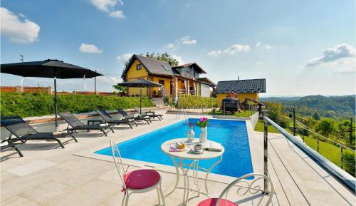 Four-Bedroom Holiday Home