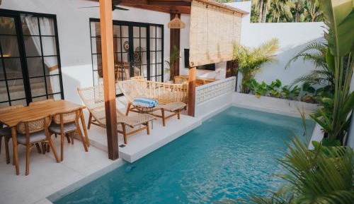 Villa with Garden View