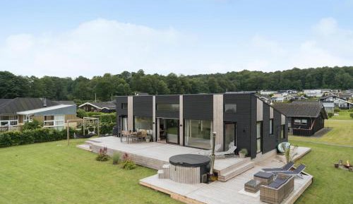 Four-Bedroom Holiday Home