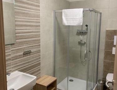 Quadruple Room with Private Bathroom