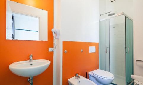 6-Bed Mixed Dormitory Room