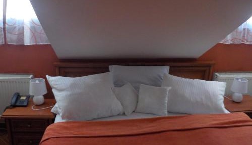 Deluxe Double Room with Extra Bed