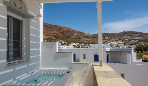 Deluxe Suite with Spa Bath