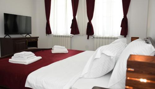 Double or Twin Room with Bathroom