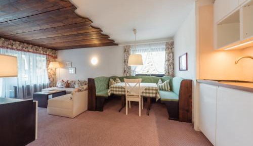 Two-Bedroom Apartment with Mountain View