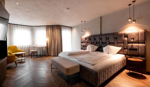 Family Room with Mountain View