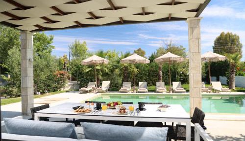 Five Bedroom Villa with Private Pool