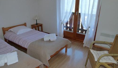 Small Twin Room with Shared Shower