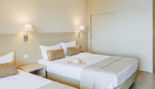 Standard Triple Room with Sea View