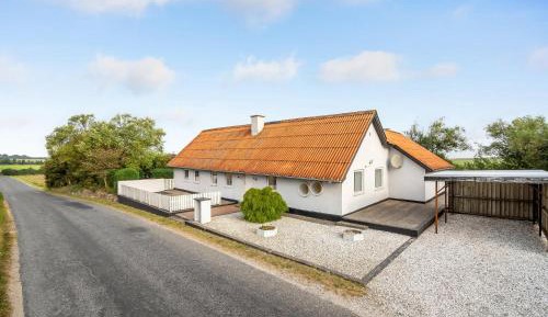 Two-Bedroom Holiday Home