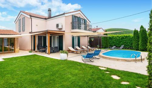 Four-Bedroom Holiday Home