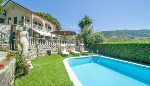 Five-Bedroom Holiday Home