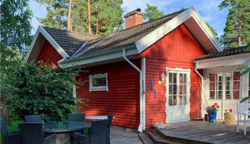 Three-Bedroom Holiday Home 