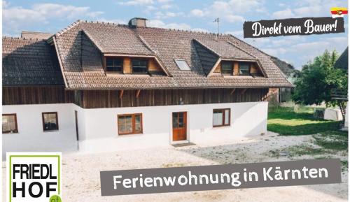 Three-Bedroom Apartment with Mountain View