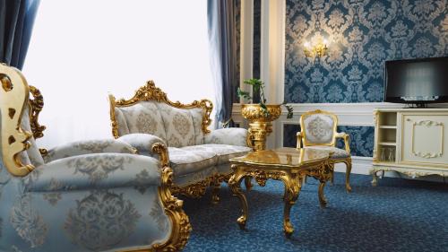 Deluxe King Suite