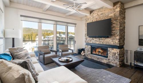 Four-Bedroom Holiday Home