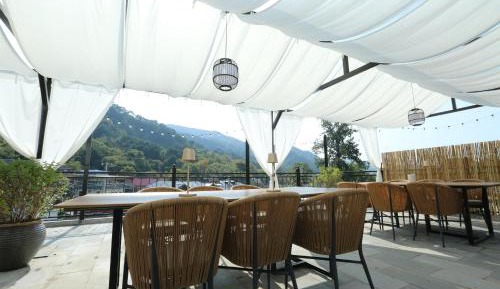 King Room with Mountain View