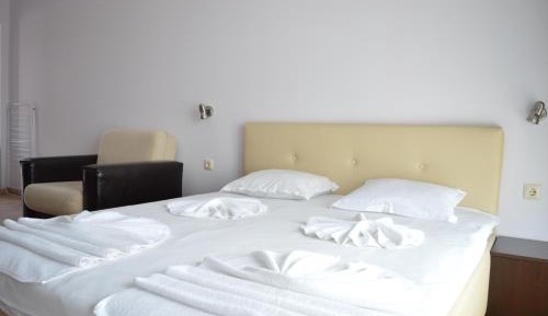 Studio with Balcony (2 Adults + 1 Child)
