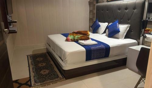 Deluxe Double Room (2 Adults + 1 Child)