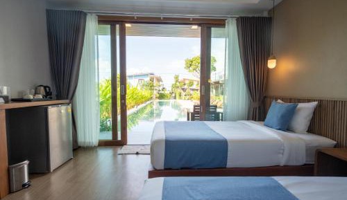 Deluxe Twin Room with Pool Access